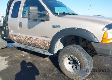 1999 Ford F-250 Lariat/Xl/Xlt z USA, uszkodzony, nr VIN 1FTNX21F8XEE87381